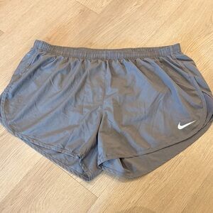 XL Nike Running Dry-Fit Gray Shorts lined